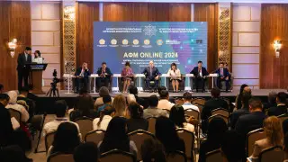 Борьба с мошенниками, пирамидами и дропами: большая дискуссия прошла в Астане