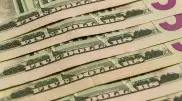 Курс доллара в Казахстане снова падает