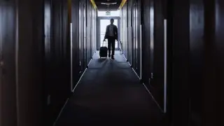 Отель оштрафовал туриста за отсутствие по ночам