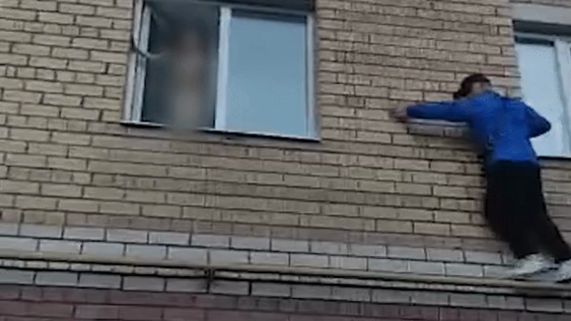 Кадры из видео