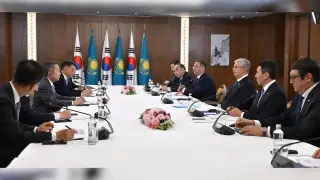 Токаев поблагодарил корейскую компанию за помощь во время паводков