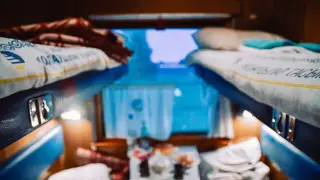 "Как ехать в купе одному": неэтичный лайфхак обсуждают в соцсетях