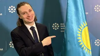 Американец, женившийся на казахстанке, рассказал, что его радует, смущает и удивляет