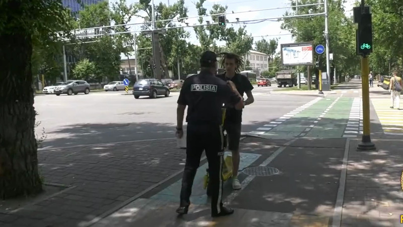 Кадр из видео полиции Алматы