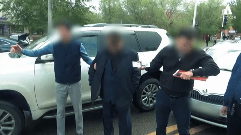 Кадры из видео