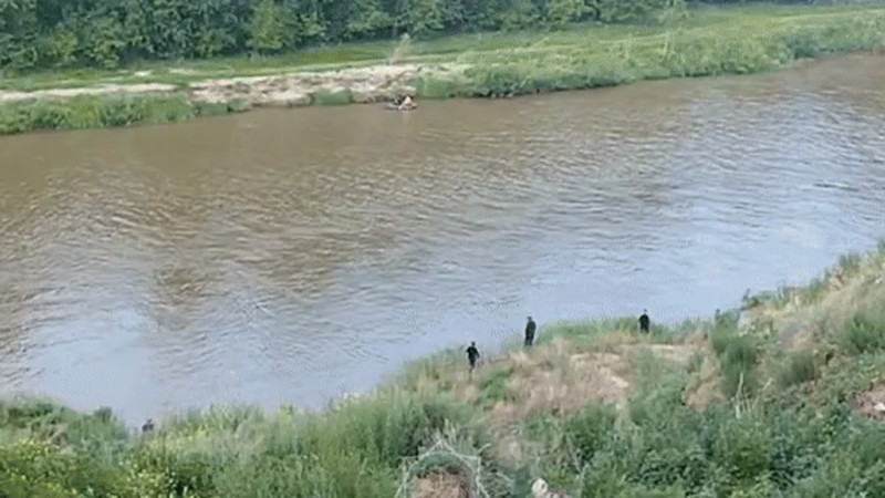 Кадры из видео