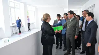 Аким Алматы совершил рабочий объезд Ауэзовского района