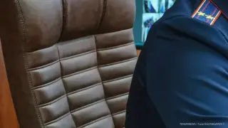 Уволенного за драку полицейского восстановили в должности в Актау