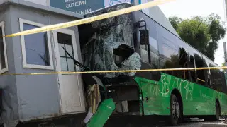 Смертельное ДТП с автобусом в Алматы: фото с места происшествия