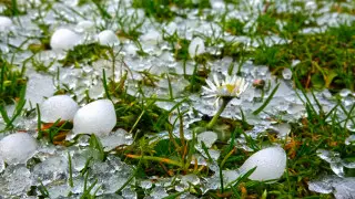 Град и 38-градусная жара: погода в Алматы и Астане на 3 дня