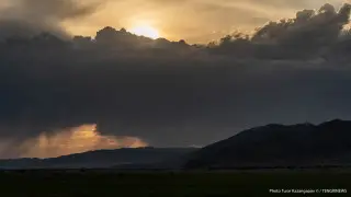 Грозы, шквал и град: погода в Алматы и Астане на 3 дня