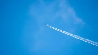 Самолет два часа кружил над аэропортом в Актау