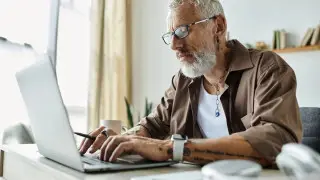 До 300 тысяч тенге: сколько получают участники соцпрограммы в Алматы