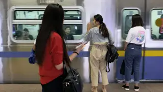 "Где мониторы и почему так душно?" На жалобы ответили в метро Алматы