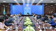 Развитие Шымкента обсудил спикер сената с депутатами маслихата