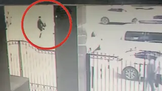 Аферисты выманили у пенсионерки сейф с бриллиантами и деньгами в Астане