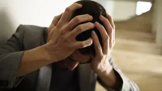 Посетитель частной медклиники избил охранника в Актобе