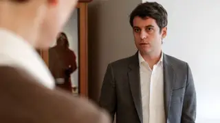 Премьер-министр  Франции Атталь подаст в отставку