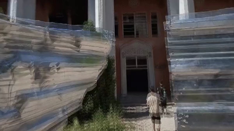 Кадры из видео