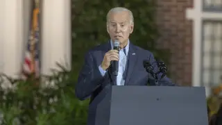 Удар по кампании Байдена: доноры заморозили около 90 миллионов долларов