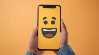 День эмодзи: казахстанские знаменитости о самых любимых смайликах