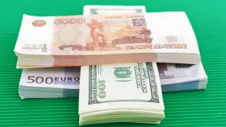 Сколько стоят доллар, евро и рубль в обменниках Казахстана