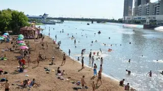 Как в столице проходит купальный сезон, рассказали в ДЧС