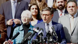 Спикер Палаты представителей США призвал Байдена уйти в отставку