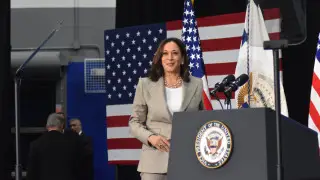 Президентская гонка возрождается: Харрис завоевывает поддержку демократов