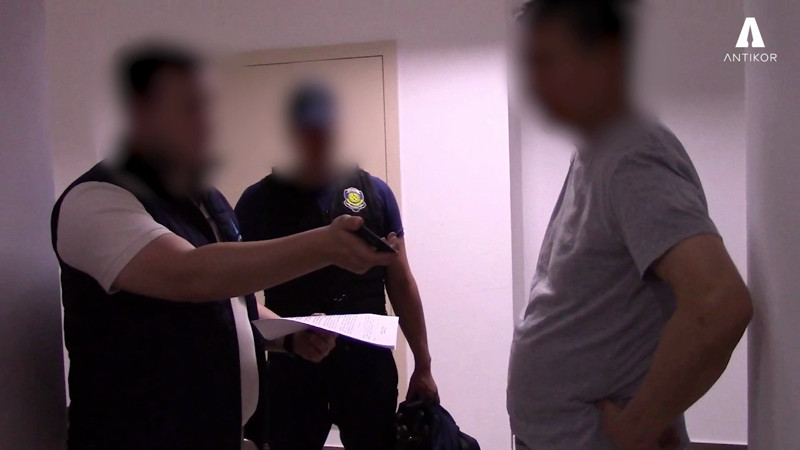 Кадры из видео