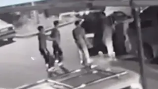 "Ломал машину и провоцировал драку": хулиганов задержали в Алматы