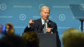 Байден снялся с выборов в результате заговора - СМИ