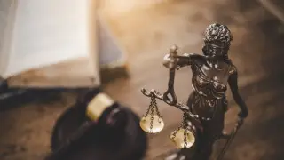 Суд вынес приговор алматинцу за нападение на детей в лифте