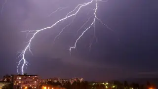 Рабочего убило молнией в Актобе