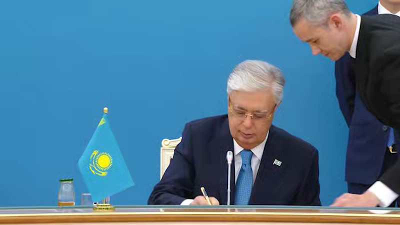 Кадры из видео