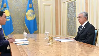 Президент Токаев принял акима Жамбылской области