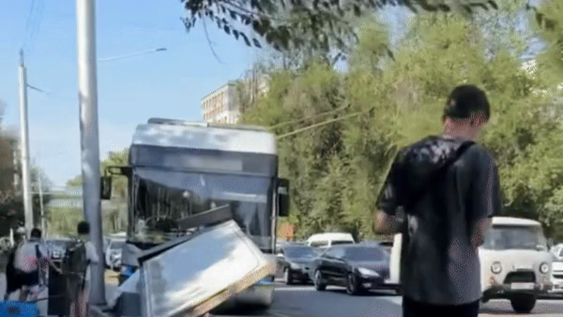 Кадры из видео