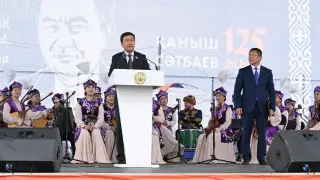 Спикер Мажилиса зачитал поздравление Президента на праздновании 125-летия Сатпаева