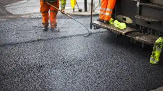 Когда закончится ремонт дорог в Медеуском районе Алматы, рассказал Досаев