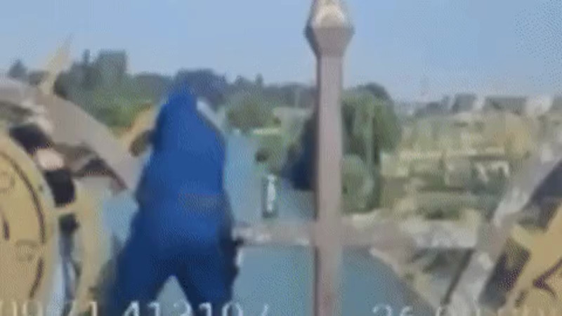 Кадры из видео