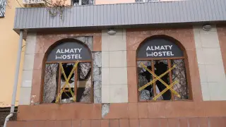 Два человека предстанут пред судом по делу о пожаре в алматинском хостеле