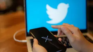 В работе соцсети Х произошел сбой