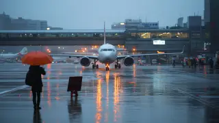 Отменены десятки рейсов: власти Японии ждут мощный тайфун