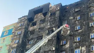 Фасад крупного ЖК выгорел в Актау