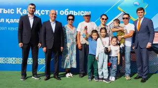 Пострадавшие от паводков жители дачных массивов Уральска отмечают новоселье