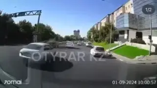 Ударили ножом в спину: врачи рассказали о состоянии полицейского в Шымкенте