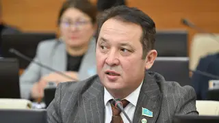 Названа причина, по которой депутата Мажилиса Садыкова лишили мандата и исключили из партии