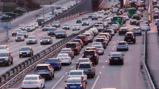 Вечер пятницы: карты Алматы горят красным из-за заторов