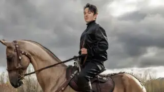 Стрелы, кони и тазы: Димаш Кудайберген вдохновился масштабным событием в Астане