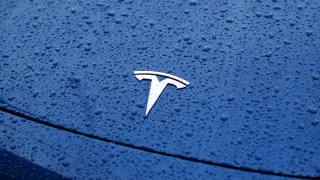 Эвакуировать Tesla для расследования преступлений начали полицейские США